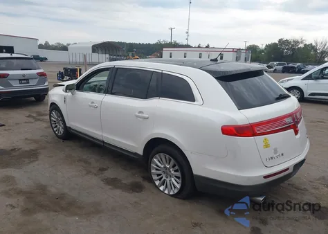 2011 Lincoln Mkt z USA, uszkodzony, nr VIN 2LMHJ5AROBBJ55109